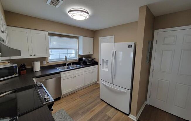 2 beds, 2 baths, $1,800