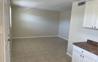 2 beds, 1 bath, 700 sqft, $1,150, Unit OCWK11