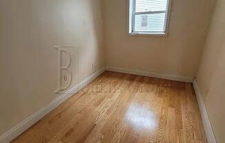 3 beds, 1 bath, $3,150, Unit 2