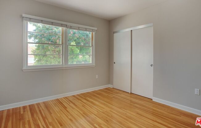 1440 ELKGROVE CIR