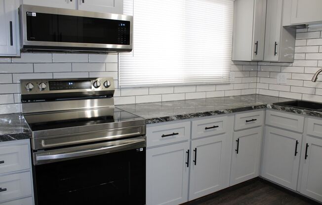 Beautifully Recently Renovated Modern Duplex in Loveland