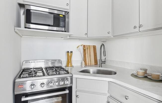 Studio, 1 bath, 500 sqft, $3,700, Unit 9B