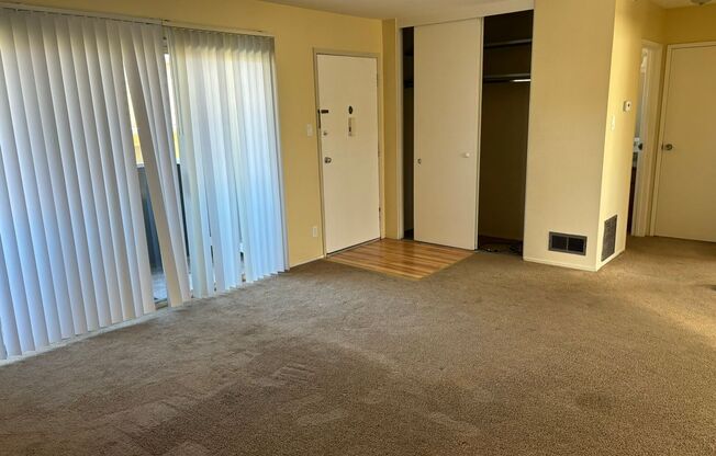 1 bed, 1 bath, 700 sqft, $2,350