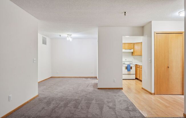 2 beds, 1 bath, 1,175 sqft, $1,550, Unit 675-2