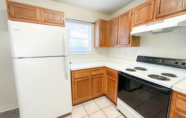 2 beds, 2.5 baths, $1,600, Unit Unit 4