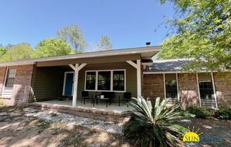 Charming 3 Bedroom Home with Pool, RV/Boat Parking!