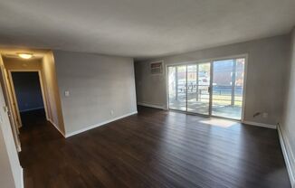 1 bed, 1 bath, $750, Unit Apt 8