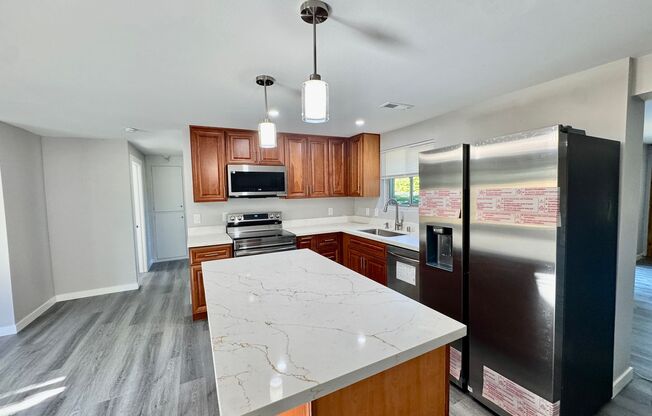 Beautifully Remodeled 4-Bedroom Home with Spacious Backyard in Mountlake Terrace