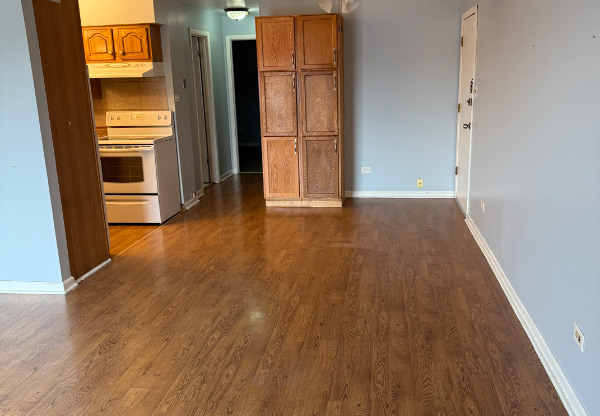 11925 S LAWNDALE AVE