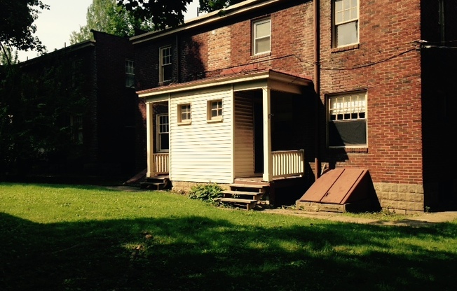 *** Mt. Lebanon Duplex for Rent with Front and Back Porch * Pet Friendly Apartment * Walk to the T * Renovated ***