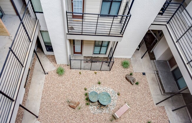 1 bed, 1 bath, 589 sqft, $999, Unit 122 A2 Patio