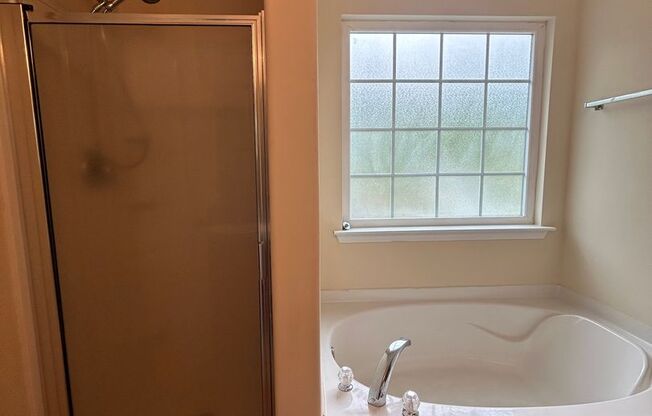 4 bedroom/2.5 bathroom in Savannah, GA