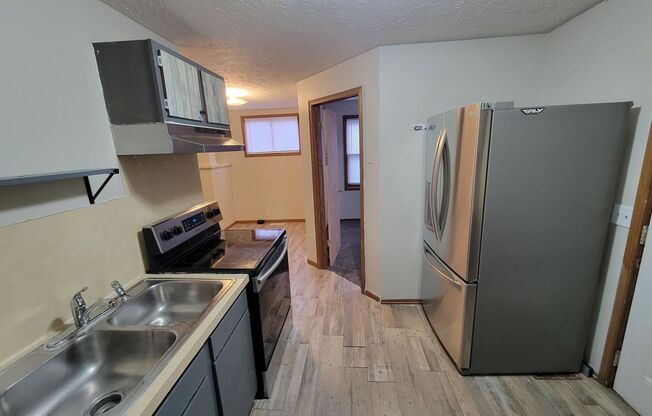 2 beds, 1 bath, $900, Unit 616 S 8th