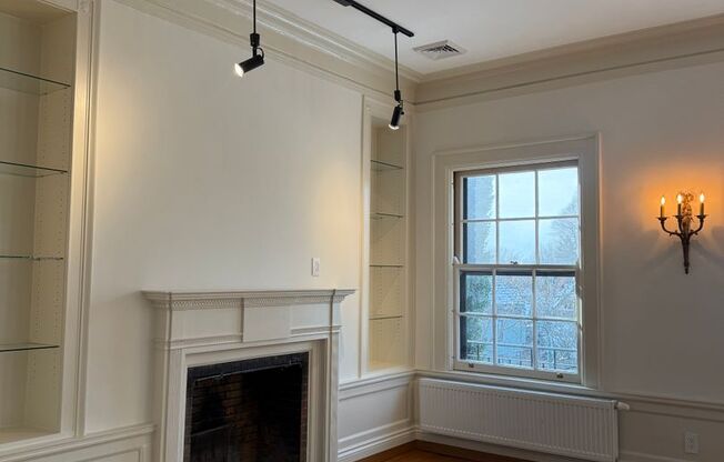 2 beds, 2 baths, 1,200 sqft, $2,650, Unit B33