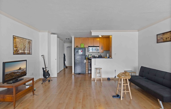Studio, 1 bath, 589 sqft, $2,250, Unit 14G