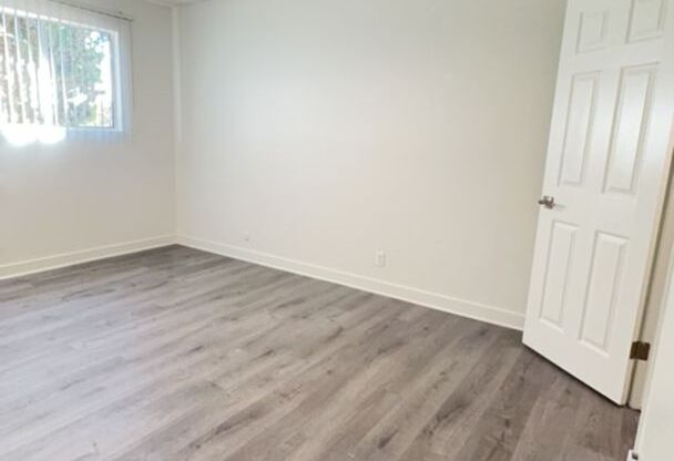 2 beds, 1 bath, 1,100 sqft, $2,568, Unit 241-40