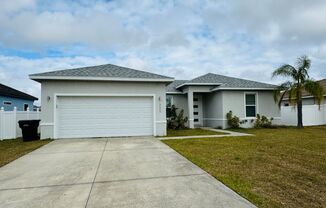 Gorgeous 4 Bed 2 Bath Home in Poinciana!