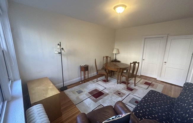 2 beds, 1 bath, 950 sqft, $3,100, Unit 6A