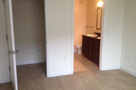 3 beds, 2 baths, 1,362 sqft, $1,800, Unit 2201