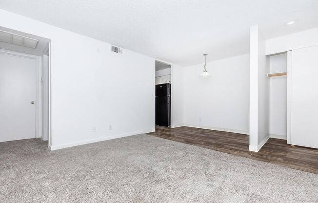 2 beds, 1 bath, 697 sqft, $1,050, Unit 226