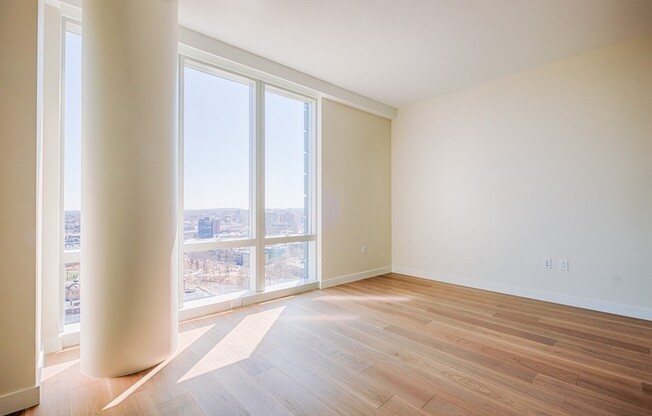 1 bed, 1 bath, 815 sqft, $4,800, Unit 25H
