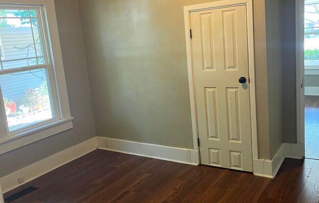 3 beds, 1 bath, $1,025