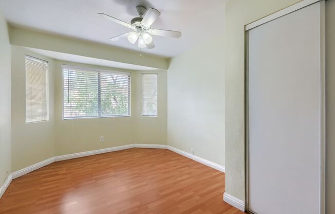 4 beds, 2.5 baths, $2,000