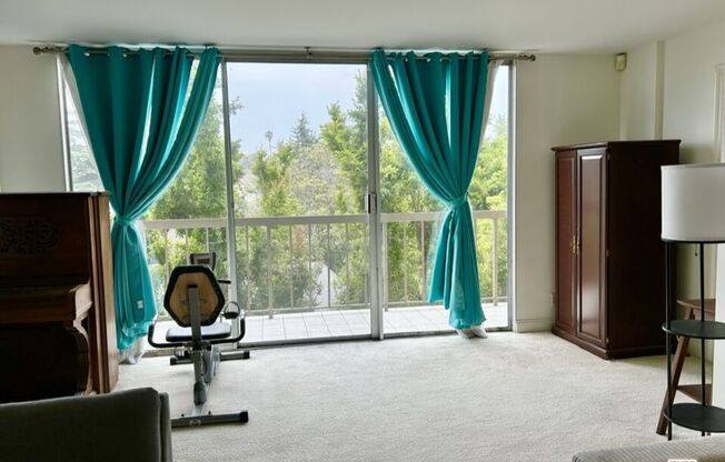 2 beds, 1.5 baths, 1,006 sqft, $3,995, Unit 708