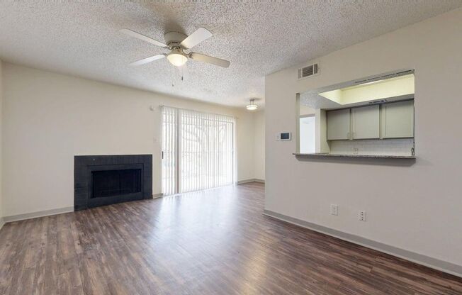 1 bed, 1 bath, 652 sqft, $899, Unit 432