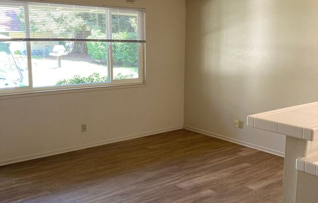 1 bed, 1 bath, 605 sqft, $1,285, Unit 79