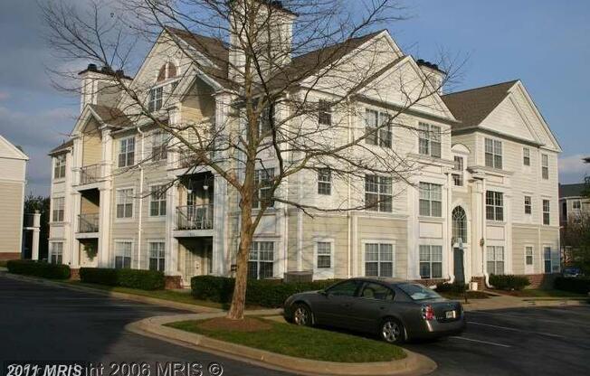 3 Bedroom Condo Located In The Kentlands