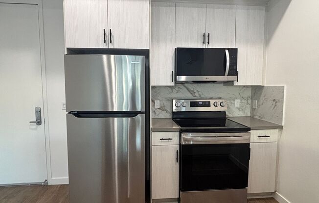 1 bed, 1 bath, 514 sqft, $2,445, Unit 2110-106