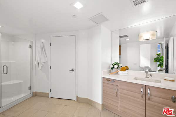 2 beds, 3 baths, 1,735 sqft, $7,500