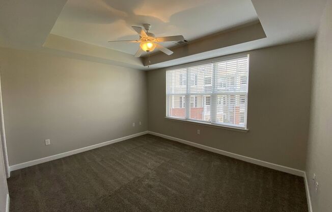 2 beds, 2 baths, 1,160 sqft, $1,899, Unit 40-202