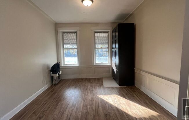 433 E 2 ST