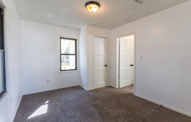 2 beds, 1 bath, $1,050