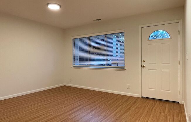 Beautiful 3 bedroom, 2 and a half bath recently remodeled townhome in Corte Madera for rent!