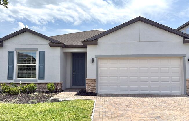 Single family house in Lake Nona! Gate community & A rated school within 2 mins and lots of amenities!