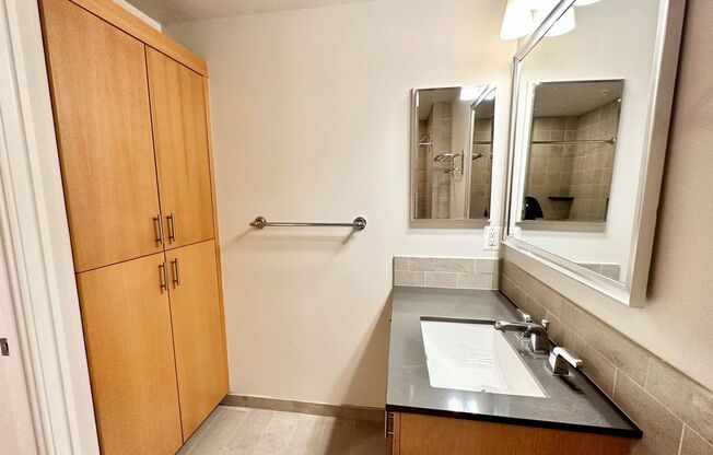 1 bed, 1 bath, $2,750, Unit 811
