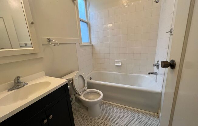 2 beds, 1 bath, $3,700