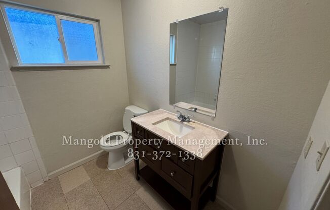 2 beds, 1 bath, $2,200, Unit 15