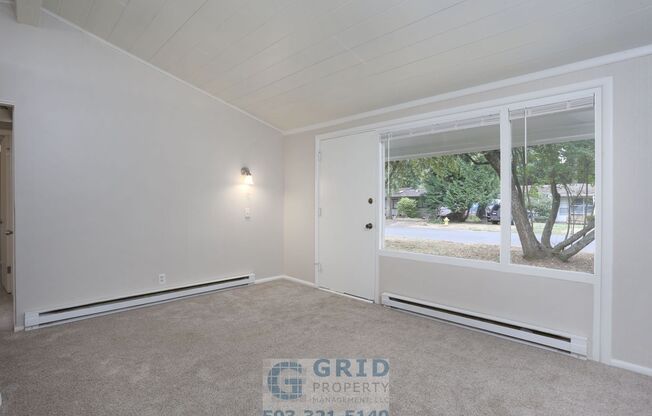 2 Bedroom Home Available in Southeast Portland
