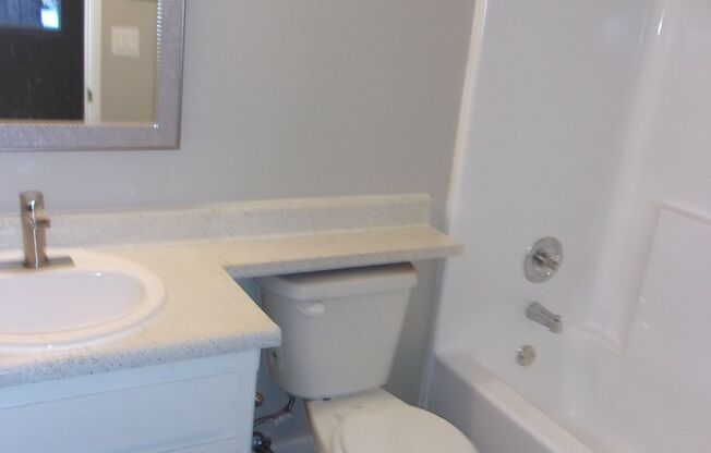 2 beds, 2 baths, 909 sqft, $1,995, Unit 30