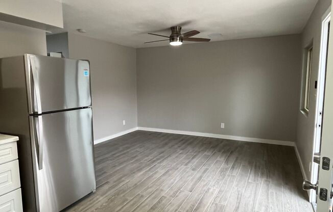 2 beds, 1 bath, 740 sqft, $1,225, Unit 2912 E Roeser Rd. #2