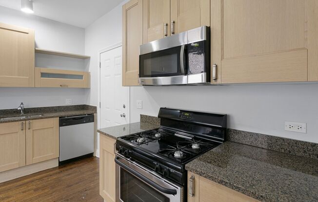 7526-7530 N Seeley Avenue