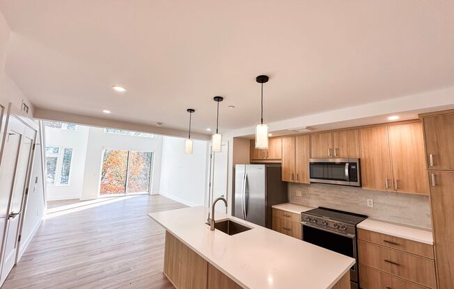 1 bed, 1.5 baths, 1,399 sqft, $3,725, Unit 302