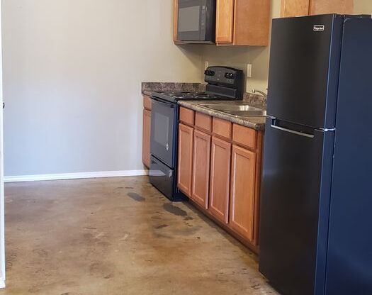 2 beds, 1 bath, $775