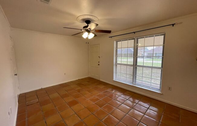 3 beds, 2 baths, $1,650