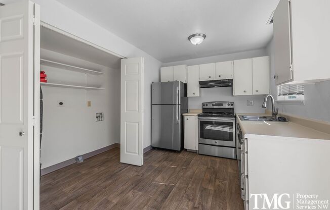 2 beds, 1.5 baths, 1,000 sqft, $1,495, Unit 1330-H5