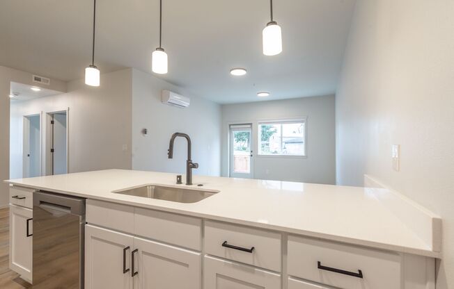 2 beds, 1.5 baths, 921 sqft, $1,795, Unit 103